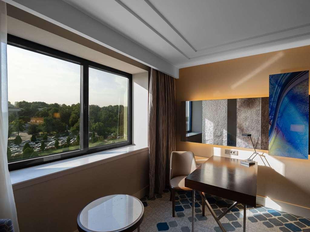 Moevenpick Hotel Taschkent Zimmer foto